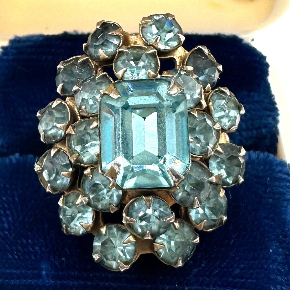 Vintage 1950s gold tone aqua blue rhinestones cluster adjustable cocktail ring